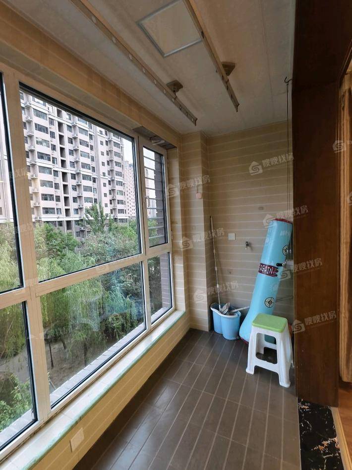 凤凰城（C区）3室2厅2卫142㎡