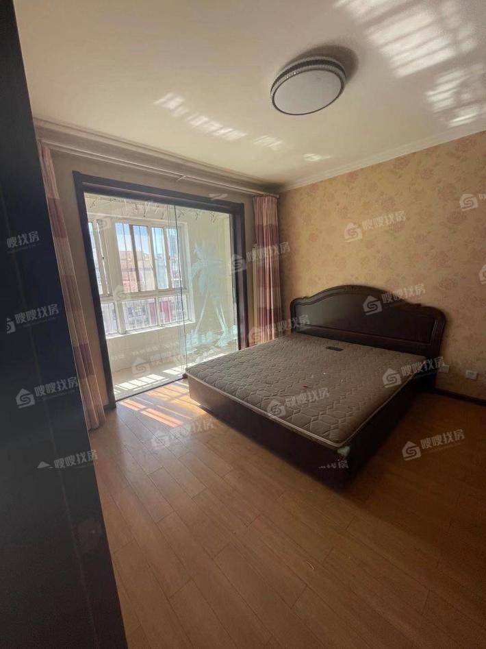 东方骏景3室2厅2卫127㎡