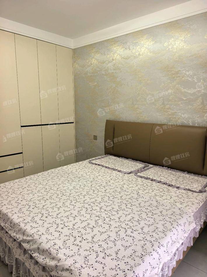 三里家园3室2厅2卫116㎡