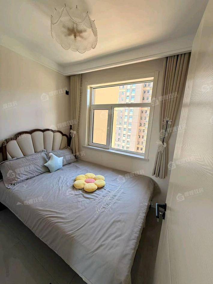 三里家园3室1厅1卫108㎡