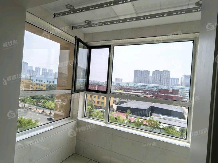 凤凰城（B区）3室2厅1卫85㎡