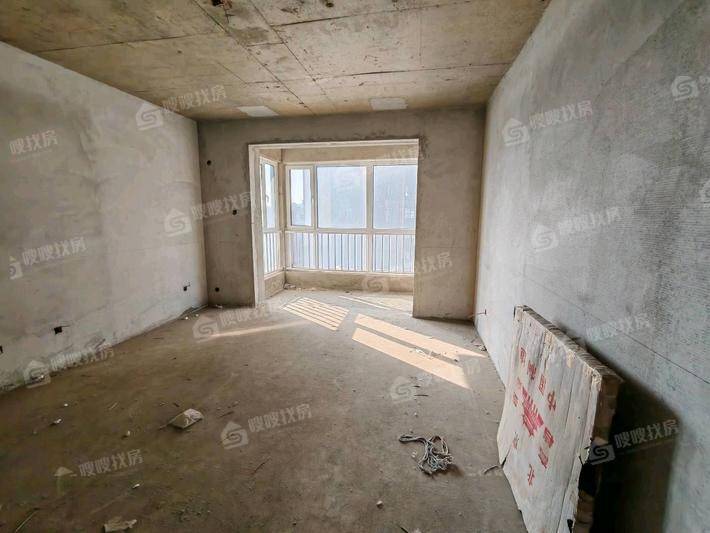 万和园3室2厅2卫136㎡