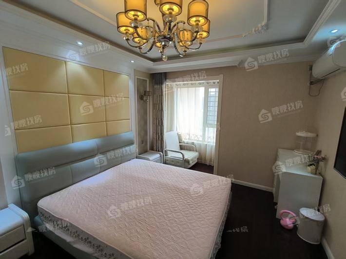 皇家壹里（C区）4室2厅2卫159㎡