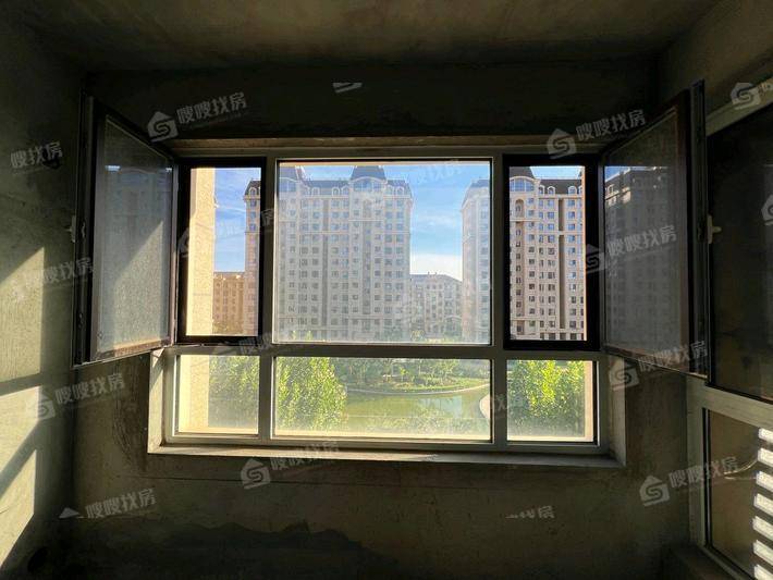 颐和庄园（三期A区）3室1厅2卫136㎡