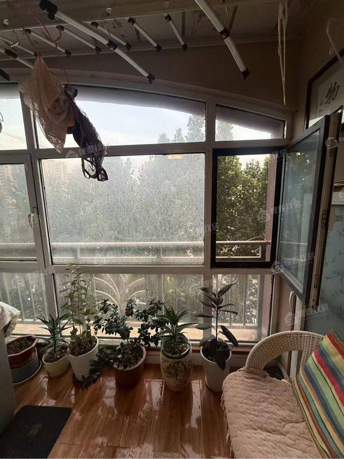 万泰丽景东区2室2厅1卫87㎡