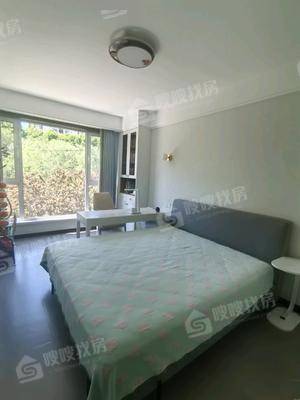 天成名著三期4室2厅2卫137㎡