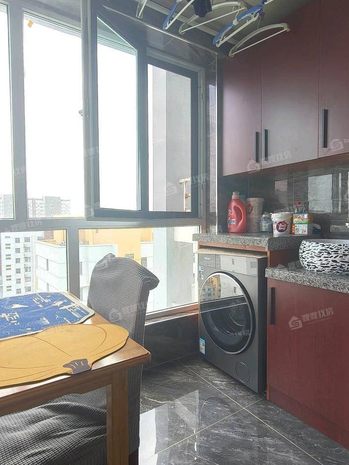 御宇国际三期（轩瑞苑）3室2厅1卫118㎡