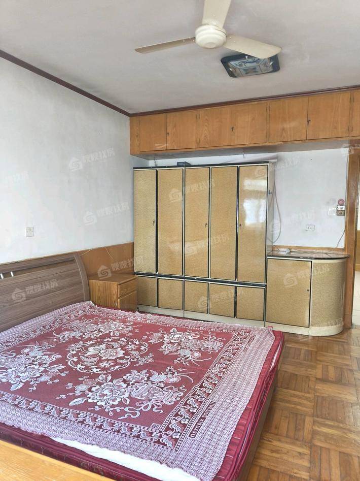 化堪小区3室2厅1卫100㎡