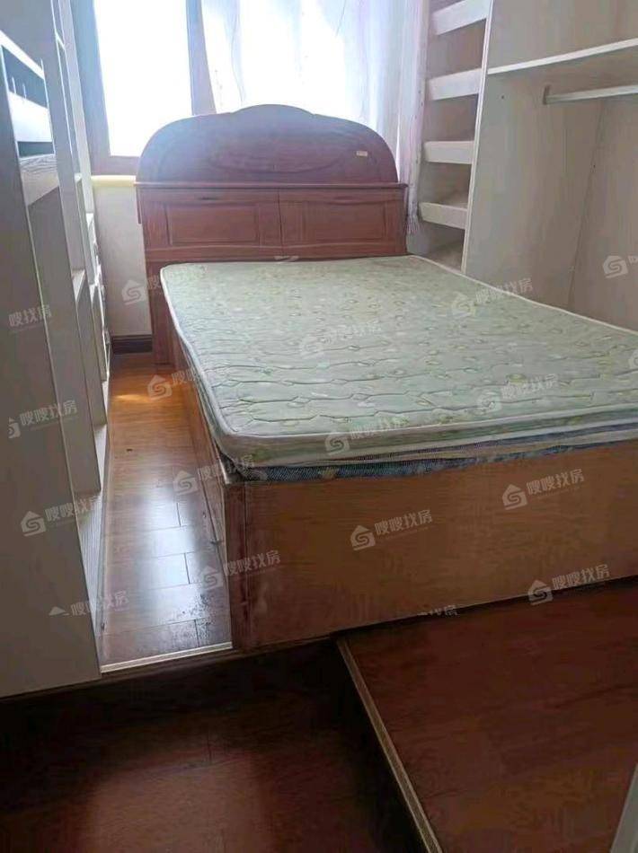 荣盛阿尔卡迪亚新儒苑3室2厅1卫99㎡