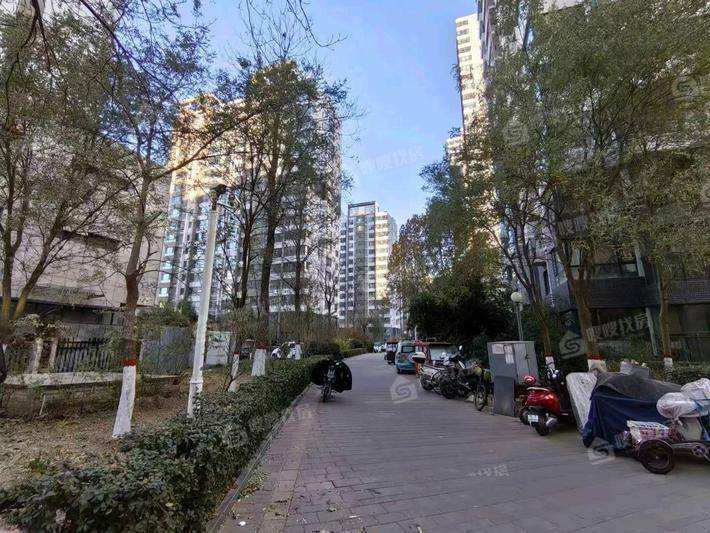 荣盛阿尔卡迪亚新儒苑3室2厅1卫99㎡