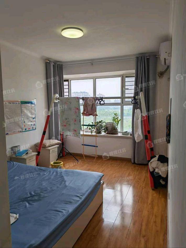 龙岸清华3室2厅2卫124㎡