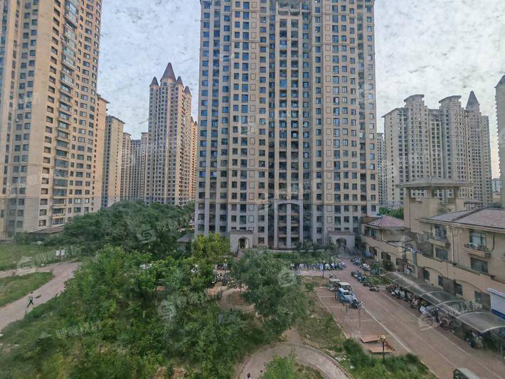 万泰丽景东区2室2厅1卫87㎡