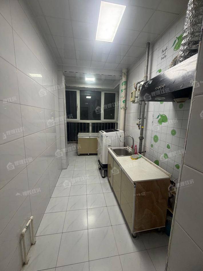 龙岸清华3室2厅2卫121㎡
