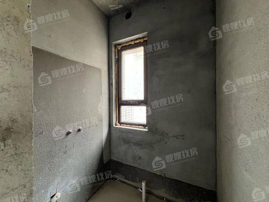 颐和荣盛华府（北区）3室2厅2卫138㎡