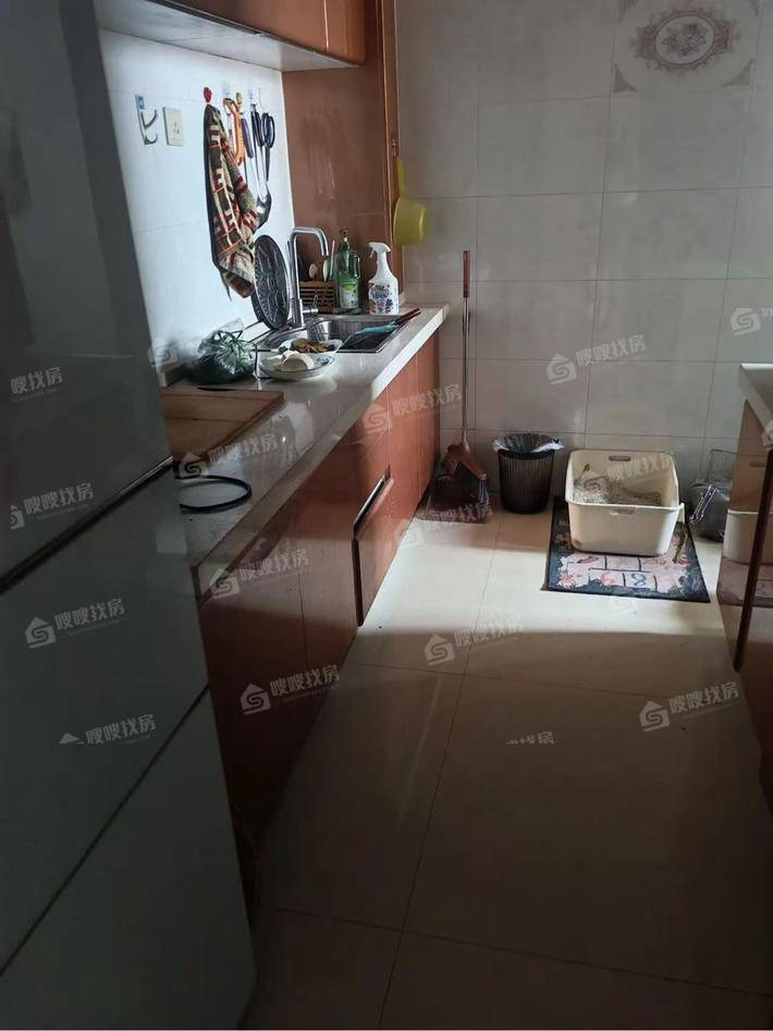 万泰丽景东区3室1厅2卫96㎡