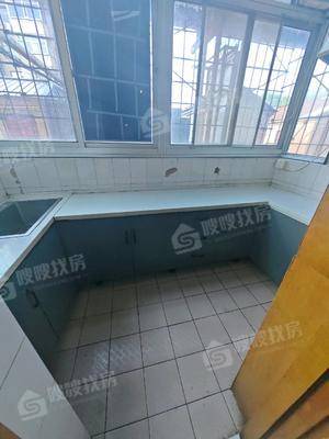 粮局小区3室2厅1卫114㎡
