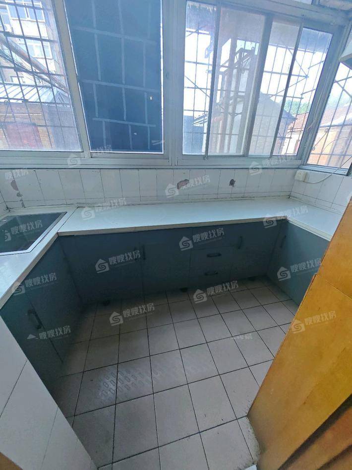 粮局小区3室2厅1卫114㎡