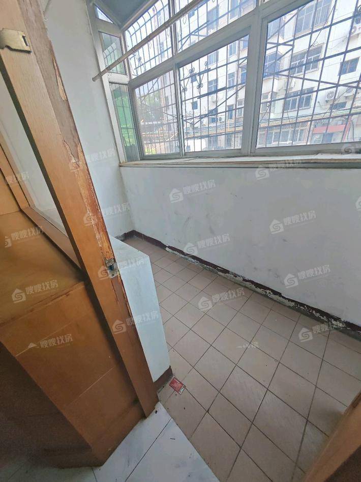 粮局小区3室2厅1卫114㎡