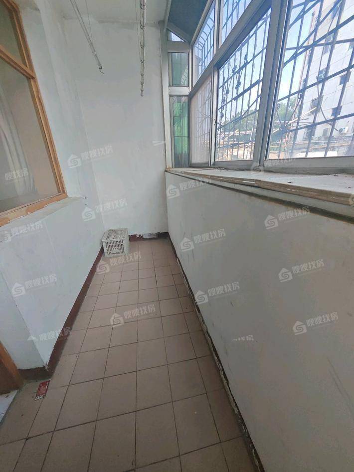 粮局小区3室2厅1卫114㎡