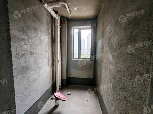 吾悦华府3室2厅2卫123㎡