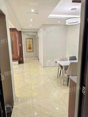 凤凰城（C区）3室2厅2卫135㎡