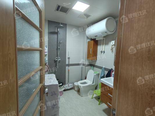 金域华庭3室2厅2卫135㎡