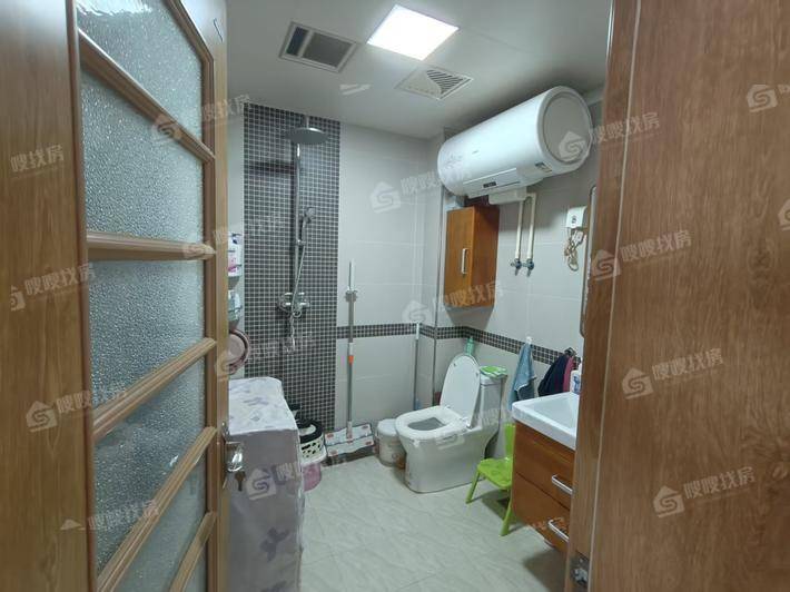 金域华庭3室2厅2卫135㎡
