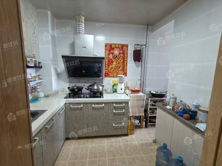 金域华庭3室2厅2卫135㎡