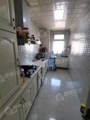 凤凰城（C区）3室2厅2卫135㎡