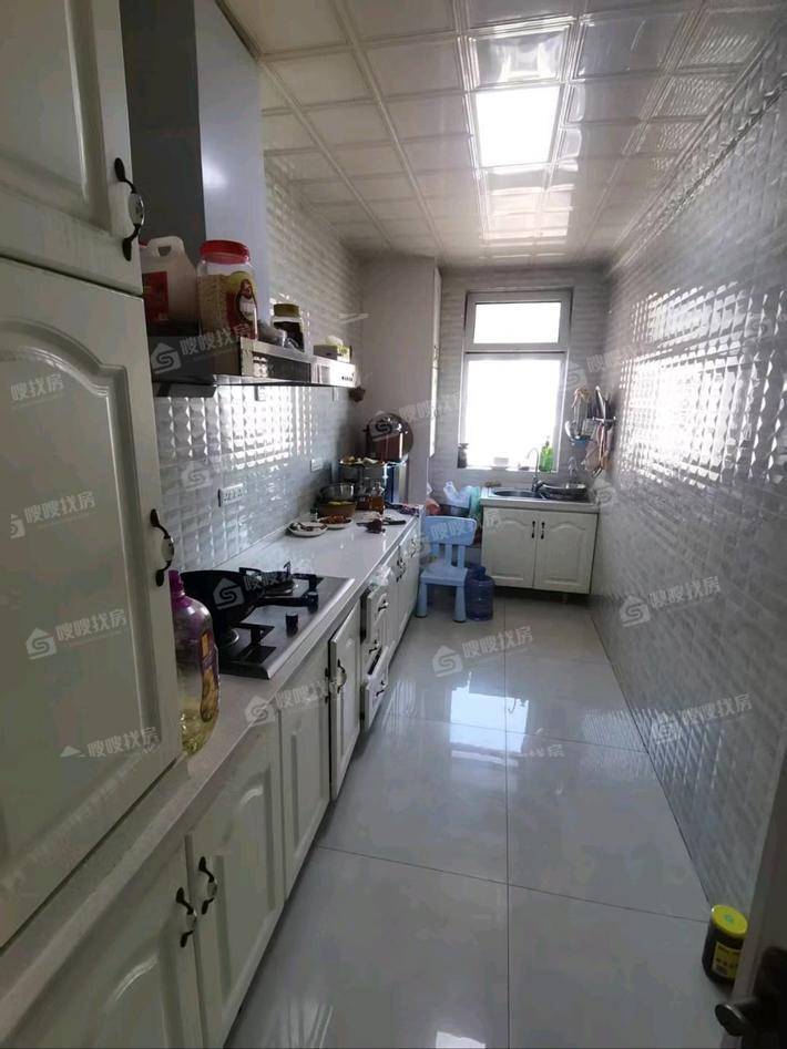 凤凰城（C区）3室2厅2卫135㎡