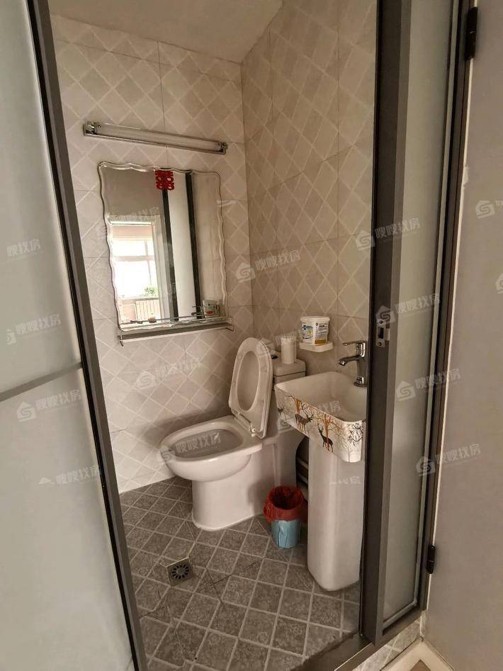 中心家园3室2厅2卫122㎡
