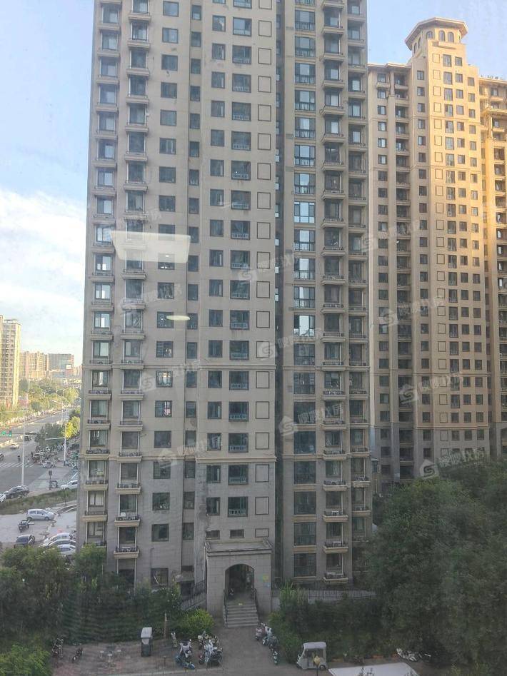 万泰丽景东区3室2厅2卫132㎡