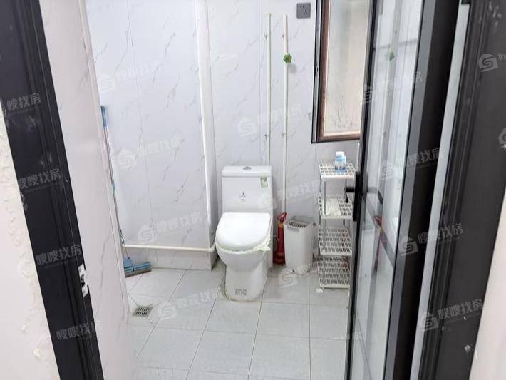 龙岸清华3室2厅2卫137㎡