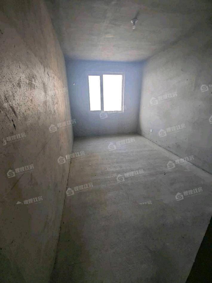 三里家园3室2厅2卫132㎡