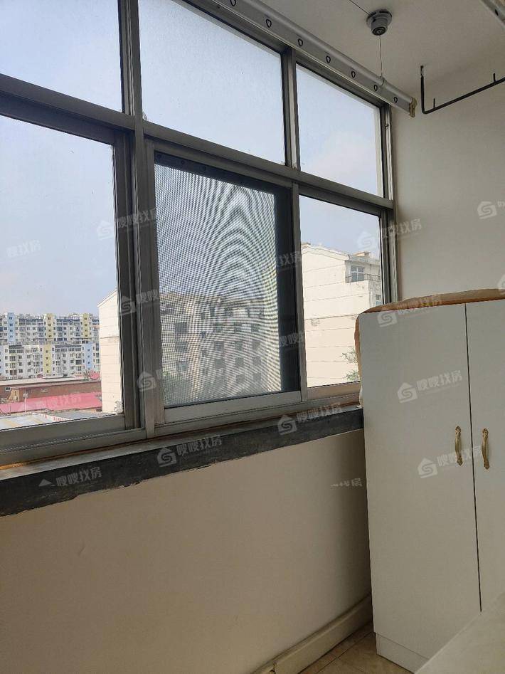 调料厂宿舍3室2厅1卫100㎡