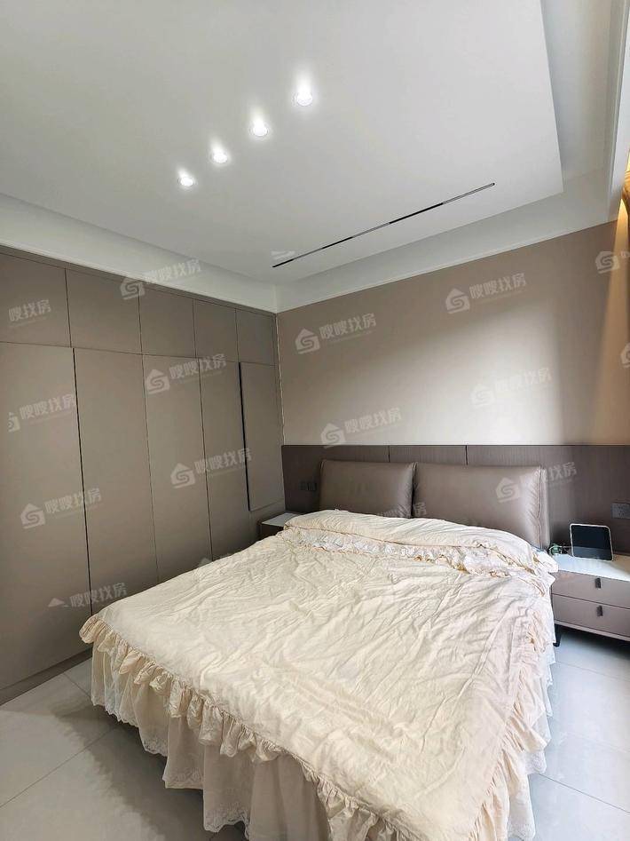 天成玉玺台二期3室2厅2卫126㎡