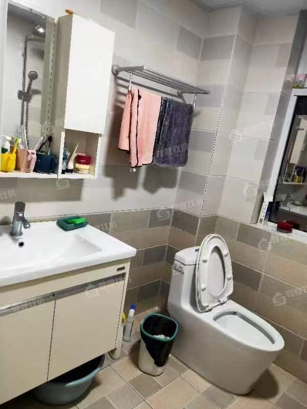 孔雀城B区2室2厅2卫108㎡