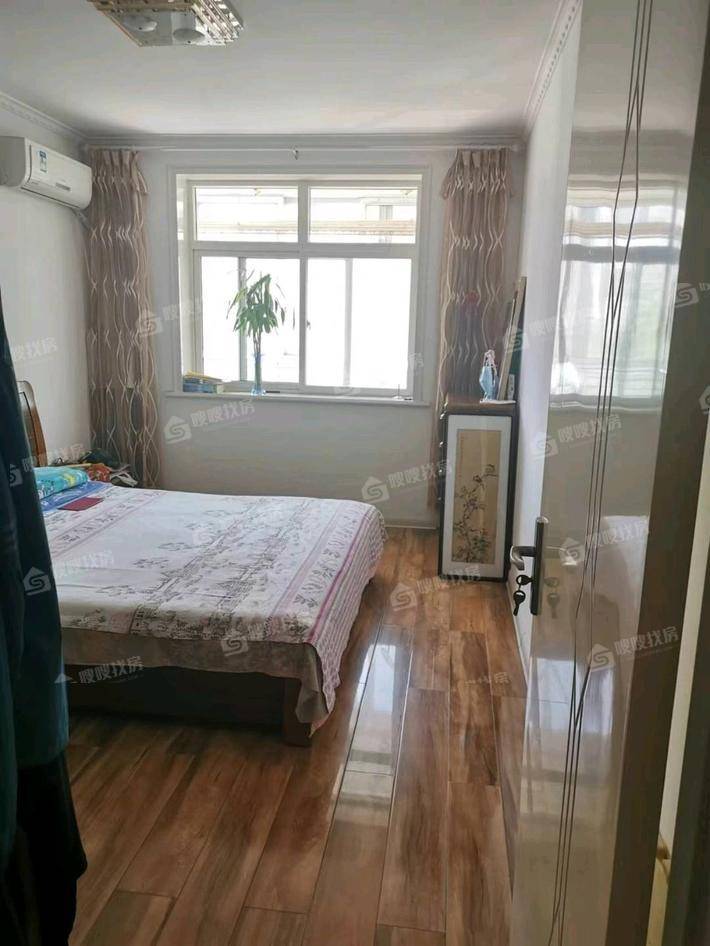 万泰阳光花园3室2厅2卫135㎡
