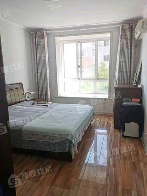 万泰阳光花园3室2厅2卫135㎡