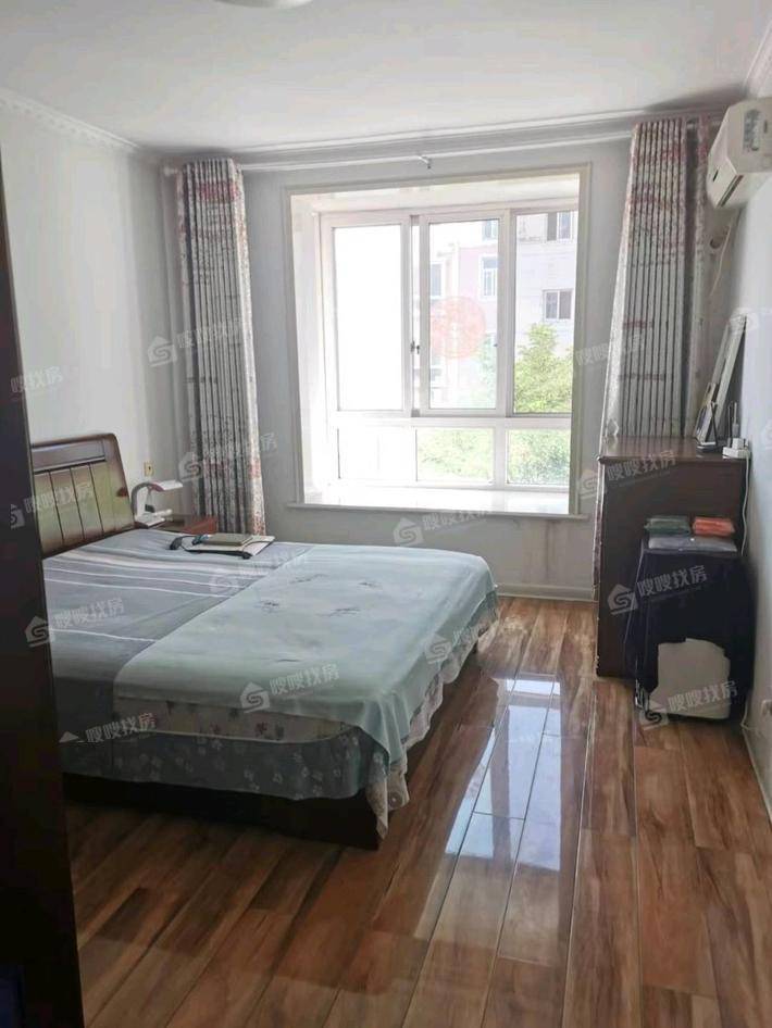 万泰阳光花园3室2厅2卫135㎡