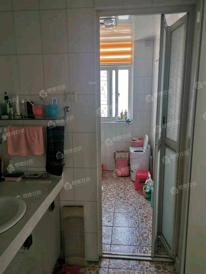 万泰阳光花园3室2厅2卫135㎡