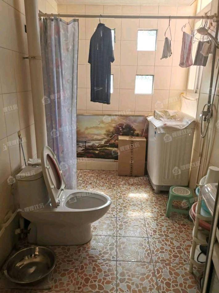 万泰阳光花园3室2厅2卫135㎡