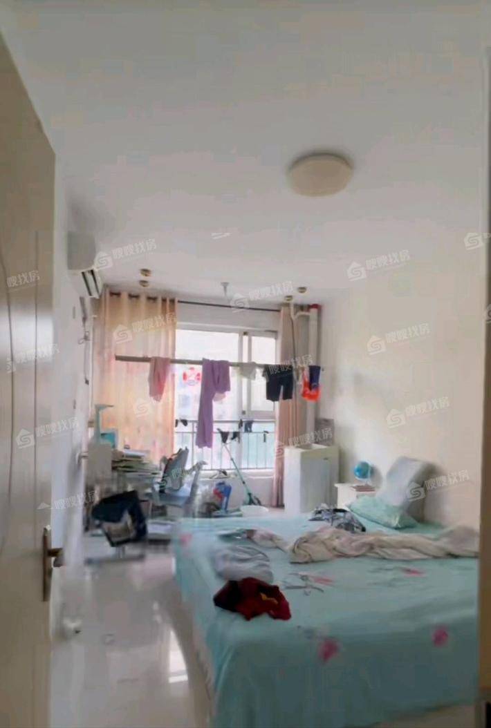 天成名著三期3室2厅2卫124㎡