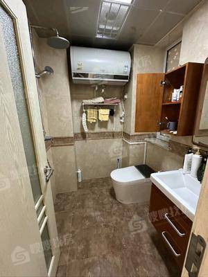 天成郡府东区3室2厅2卫138㎡