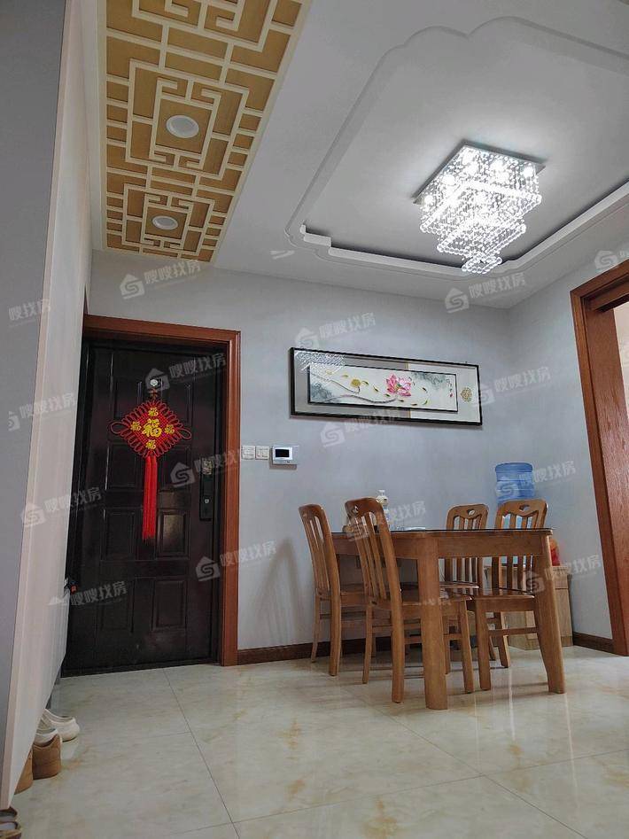 凤凰城（A区）3室2厅2卫136㎡