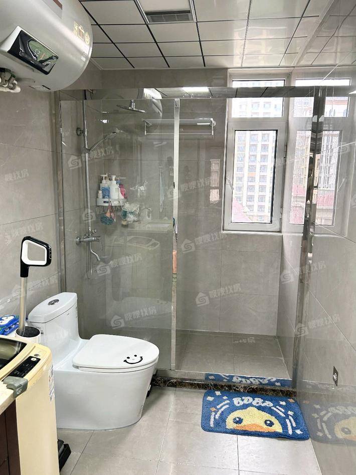 弘仁里3室2厅2卫123㎡
