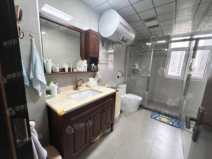弘仁里3室2厅2卫123㎡