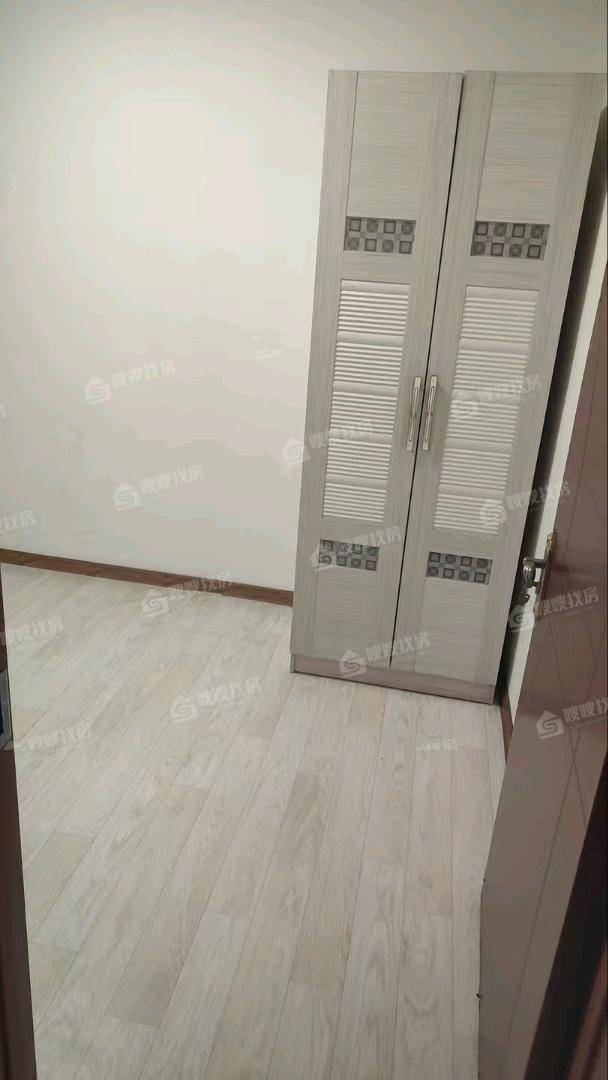 天成名著三期3室2厅1卫101㎡