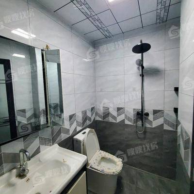 龙岸清华3室2厅2卫119㎡