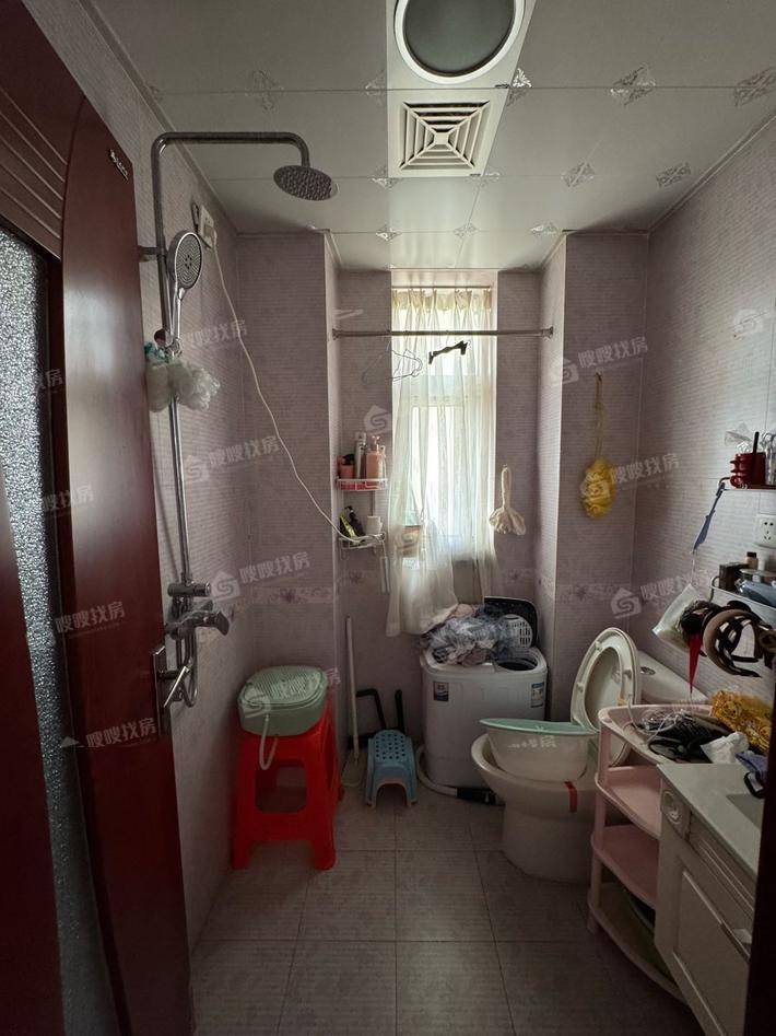 天成郡府东区3室2厅2卫134㎡